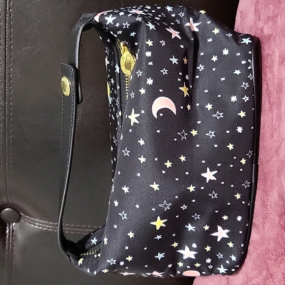 NWOT Moschino fragrance pouch - Picture 3 of 11